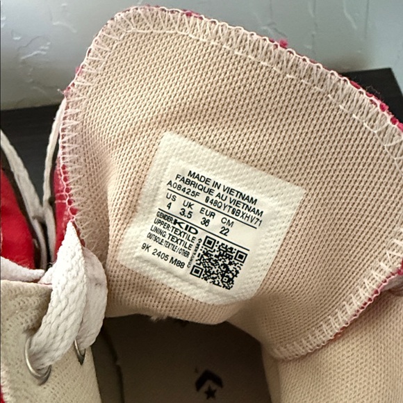 Chuck Taylor All Star EVA Lift Canvas Platform | Red | Size Youth 4 - Picture 9 of 10